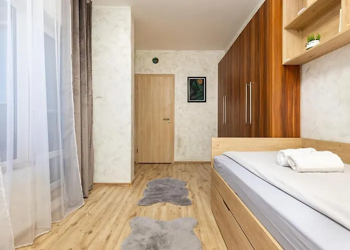 Square Slivnitsa 2br 5 Minutes From Center