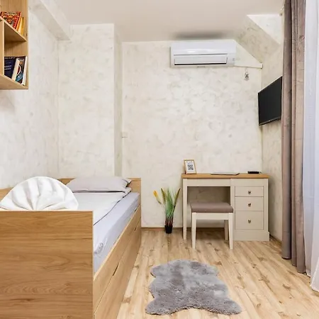 Square Slivnitsa 2br 5 Minutes From Center *