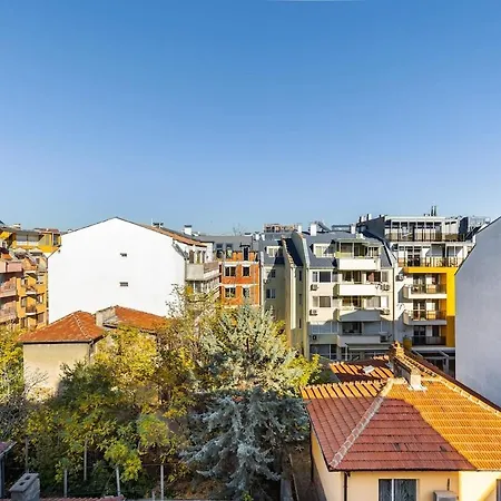 Square Slivnitsa 2br 5 Minutes From Center Апартамент