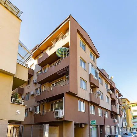 Square Slivnitsa 2br 5 Minutes From Center 普罗夫迪夫