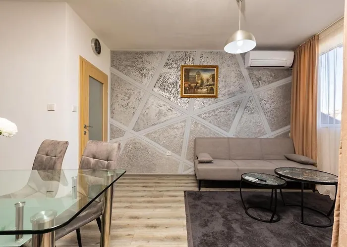 Square Slivnitsa 2br 5 Minutes From Center